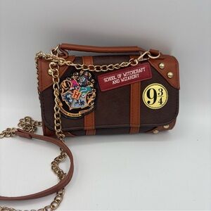 Harry Potter Women's Crossbody Purse Hogwarts Express Bag, Platform 9 3/4